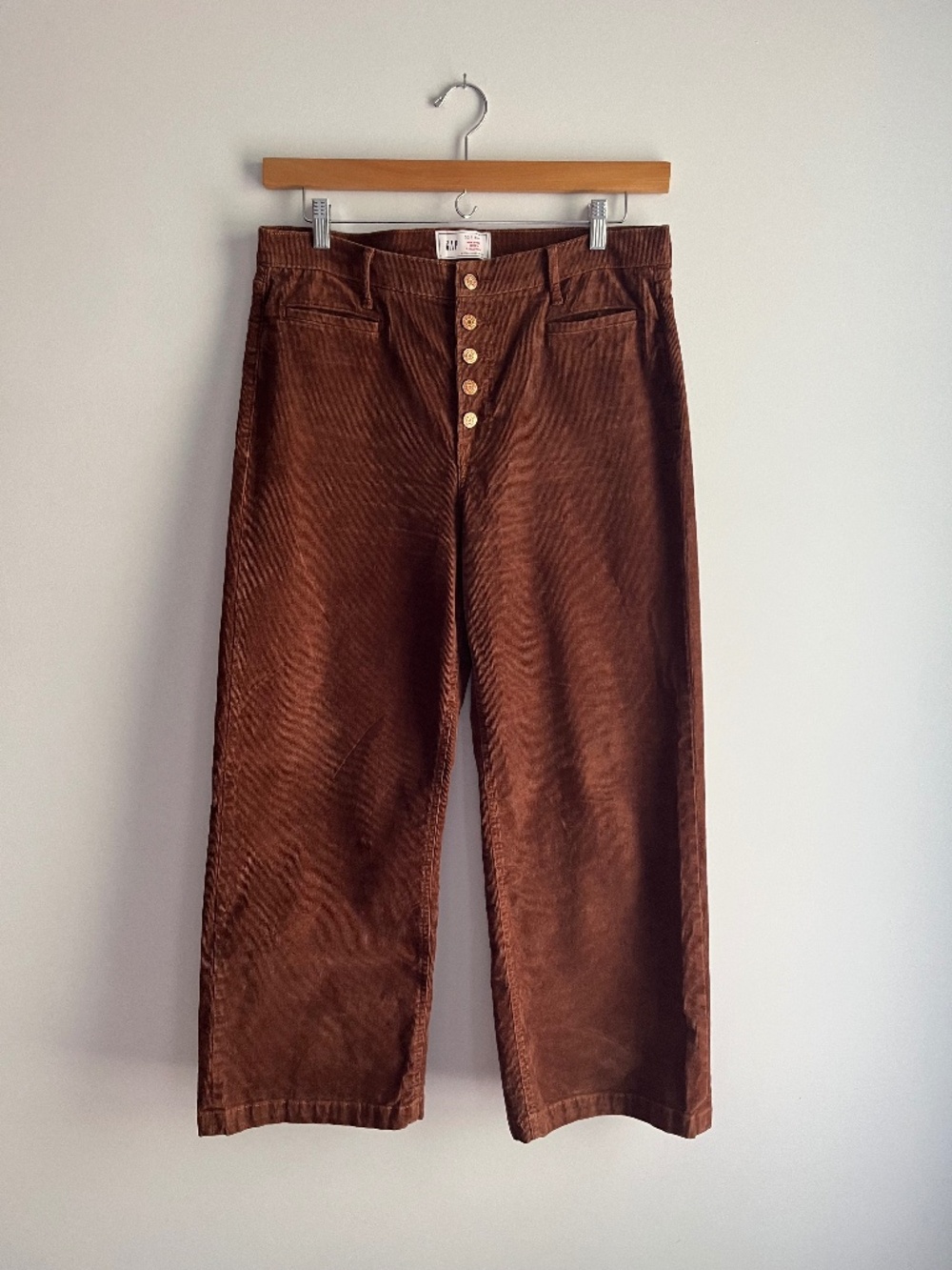 Straight leg stretch corduroy pants with button fly - Size 32 / 14 - Gap